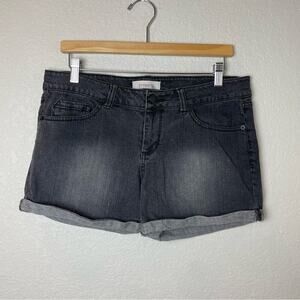 FOREVER 21 2.1 Denim Black Denim Cuffed Shorts Size 28